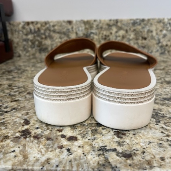Tan See By Cole Platform Slide Sandal, size 8, Excellent Condition - Picture 4 of 7
